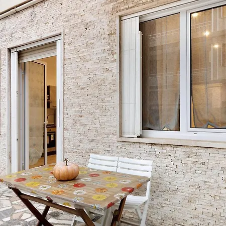 La Ballerina Di Apartamento