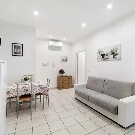 La Ballerina Di アパート アラッシオ