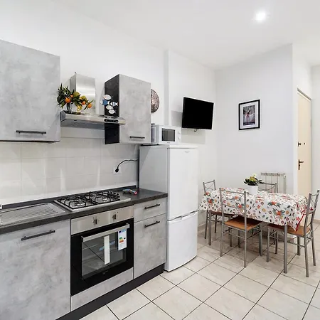 La Ballerina Di アパート *