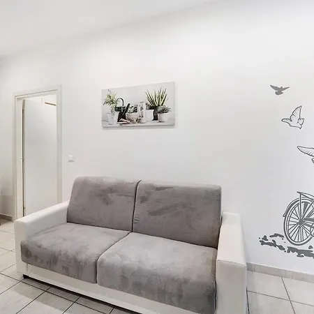 La Ballerina Di アパート